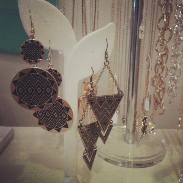 BobbiRocco's tweet photo. New earings in, ladies! Only $14 http://t.co/b1tKumyT