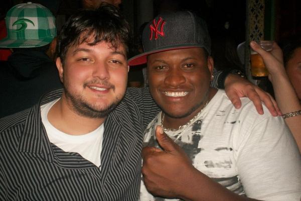 ThiagoTaligado's tweet photo. Alguém ai ta afim de Ganhar 2 Cortesias para o Pagode do Choko  Hoje no DC Eventos?? http://t.co/Yp0rJCt4