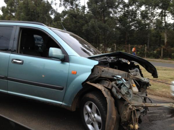 microscoff's tweet image. Bad accident on Langata Road.