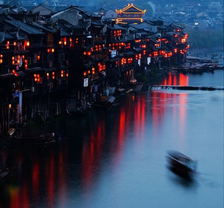 Design_gliria's tweet photo. small town named phoenix in china . http://t.co/80gDWrAb