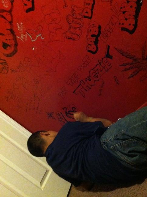 EdgarWeezy's tweet photo. REAL NIGGAS WITH ME ALL DAY http://t.co/2YXWEMpN