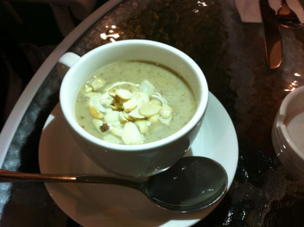 sammytj92's tweet photo. Soup in a cup. http://t.co/nms9zxFU