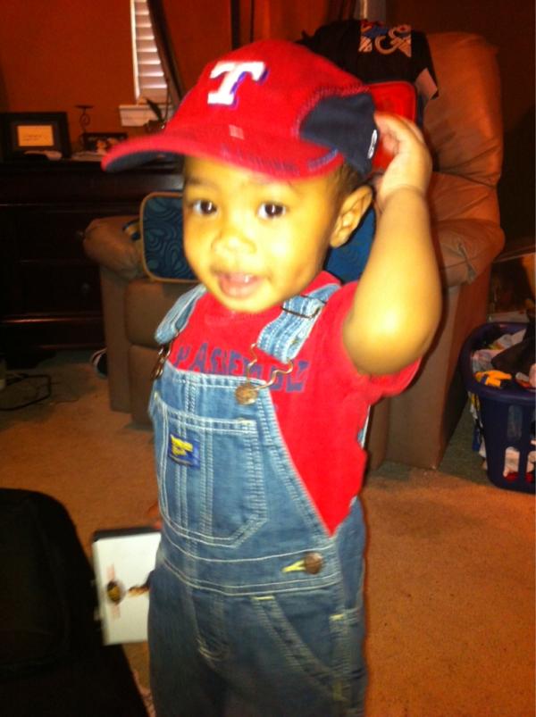 ItsKJinHD's tweet photo. Baseball http://t.co/Hp72mSFC