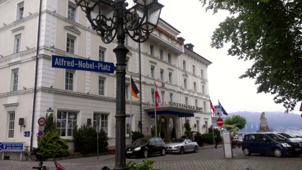 GretaHamann's tweet image. Werde in den nächsten drei Tagen vom Nobelpreisträgertreffen für @dw_wissenschaft berichten #lnlm12 #endlichda