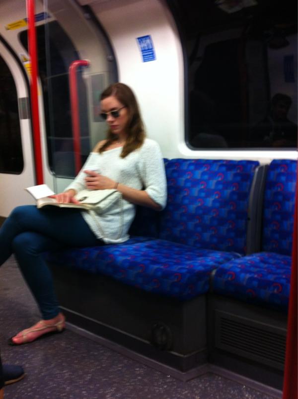 sbilbs's tweet photo. SPOTTED: Charlotte from revenge #tubefame http://t.co/a1OKkQ78