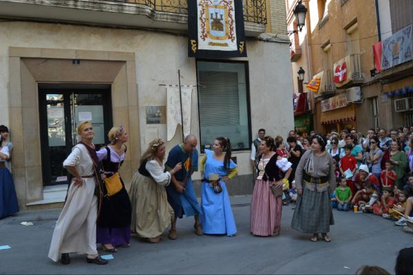 RT <a href="/CompromisoCaspe/">Compromiso de Caspe</a>: El #Compromiso de #Caspe va llegando a su fin. Una imagen de la farsa de la Calle Baja :) #Aragón