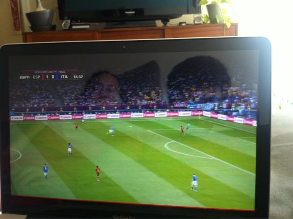 maardvarko's tweet photo. Spanish playing neatly in #Euro2012. http://t.co/zF94h9R6
