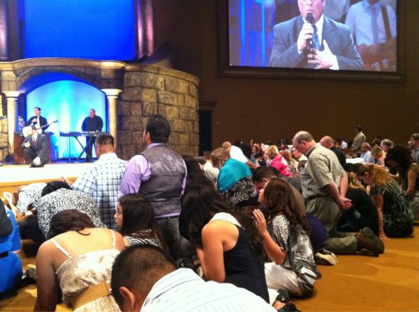 GraceHoustonTX's tweet photo. God moved powerfully in our services today. Join us this Wed, at 6PM as we continue in prayer for our nation. http://t.co/tM5OLSma