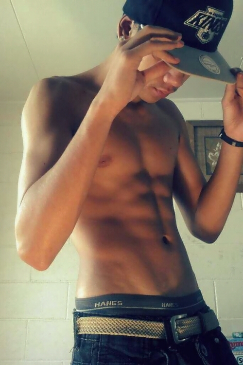 Sixpack_Boys's tweet photo. Hot or Not? http://t.co/Gv0IqrPc