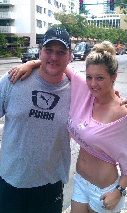 I found this guys phone, so I called his buddies to give it to him &amp; he wanted a picture. Lol http://t<a href="/tag/flashbackfriday"class="tags"><span>#flashbackfriday</span></a>