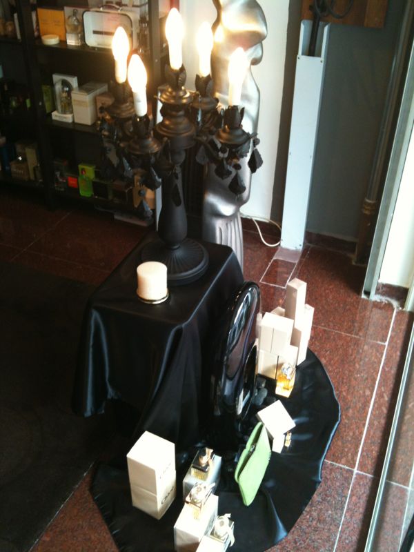 xx_simplicity's tweet photo. Our pretty display for today! :-) http://t.co/5vxXsJKF