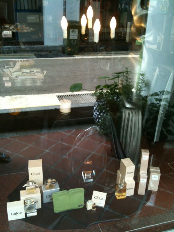xx_simplicity's tweet photo. Our display from the front! We are featuring Chloé for today :-) spot anything you like? Get it now! http://t.co/Vis3q3lH