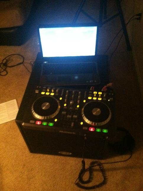 jonesgotmoney's tweet image. When I use to use the @numark #mixtrack! Now I use the #mixdeck!! Dj money jones!