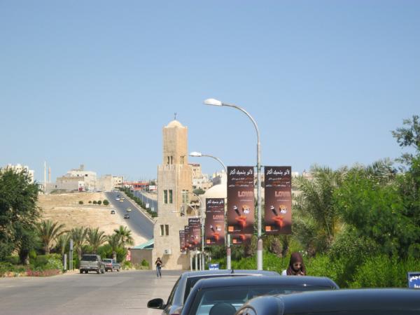XpandCom's tweet image. Xpand team just finished installing signs at the #AppliedScienceUniversity in #Jo