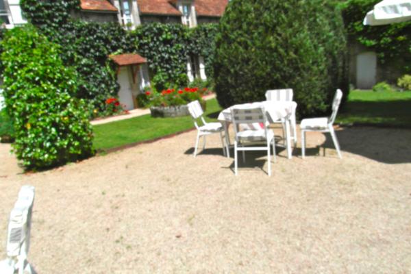 ?Guess Where?... breakfast on terrase with warm sun-shining with a lively breeze.......>>>LE MOULIN à l'Espérance MM