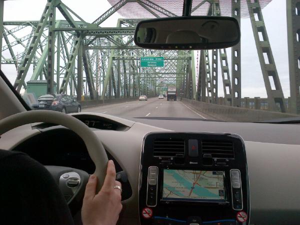 SenJeffMerkley's tweet photo. And away we go. Entering Oregon. #EVBorder2Border http://t.co/vhE3zL49