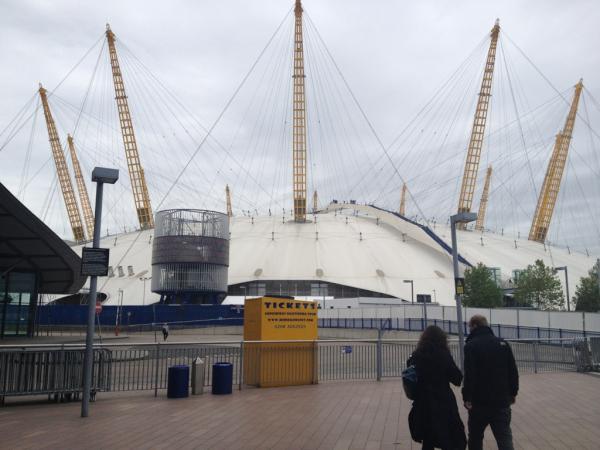 UEASkydiving's tweet photo. Millennium dome / O2 lol http://t.co/kX0aOTW2