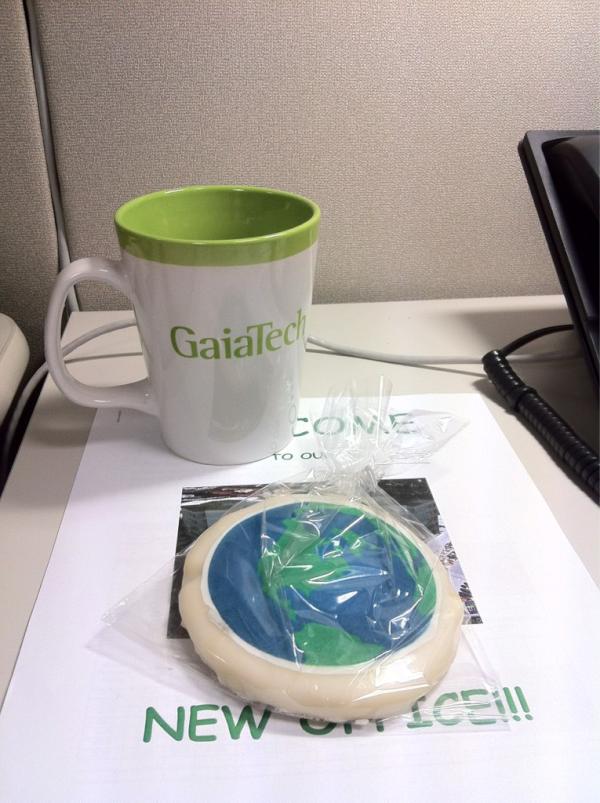 AllisonGregoire's tweet image. New office treats #gaiatech #Monday