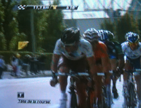 Kuota_page's tweet photo. Tour de France. Ai -9 il portacolori Ag2r, con maglia n°72 è ripreso insieme ai fuggitivi. Kuota Kom "Lead the Race" http://t.co/xSzDux6C