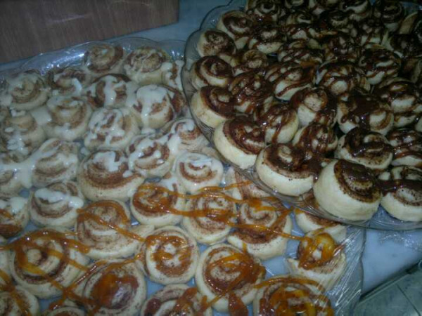 seenabon's tweet photo. @RUH_Restaurants  جديدنا ميني سينابون بنكهات مختلفه القرفه الشوكولاته التوفي http://t.co/i3WOT59D