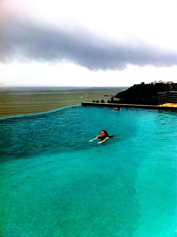 goaindia's tweet photo. Swimming in the rain. #Goa is for sure lovely in the monsoon. http://t.co/bH9yZly4