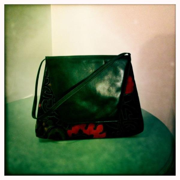 vintagedarling4's tweet photo. RT this for your chance to win this lovely vintage Charles Jourdan bag Winner will be picked at random on 16th July http://t.co/6VVPTn58