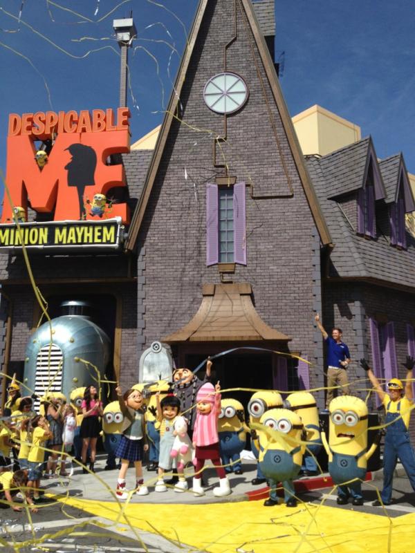 MorrisArch's tweet photo. Despicable Me #MinionMayhem is NOW OPEN at Universal! Check out the Minion celebration! http://t.co/Lhsnhage via @UORnews