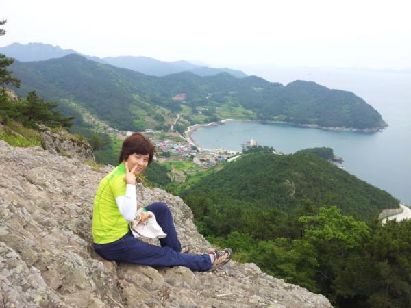 kimkkl11's tweet photo. @yyr6910 @kma_Weather���량도 지리산에서 바다를 한눈에 담다 http://t.co/mVUVjXF0