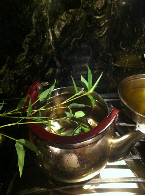 KawayanMovement's tweet photo. Bamboo leaf tea is a low calorie health food as it is rich in protein and fiber,is free of caffeine n  good metabolism http://t.co/gl4m9oHg