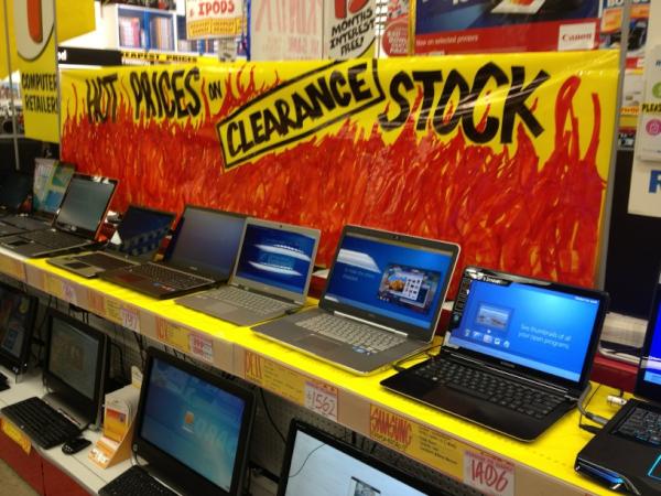 DarylR_JBaus's tweet photo. Come into @JBCaringbah to check out our awesome #clearance section @JBHiFi #jbdeal http://t.co/fDykWjxh