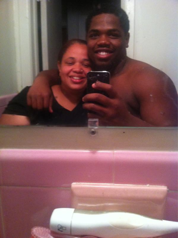 2live_stayfly's tweet image. late night pic with my mommy we both cant sleep #SharedThoughts