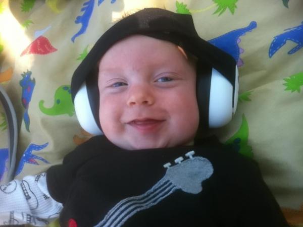 K's first #vanfolkfest is obviously a hit! Like mother like son.