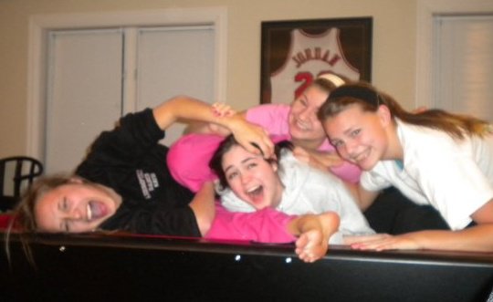 KatieParks2's tweet image. where did freshman year go? @megcarrr @Hspalding13 @erinkeif15 #imissyouall