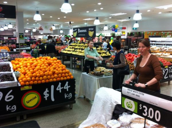 ben_ginn's tweet photo. Fresh Bakery Treats on offer at Carindale! #WooloworthsFreshFair http://t.co/IngaqCzH