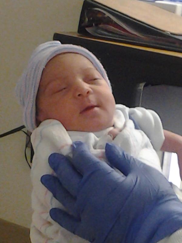 BlessedNikki19's tweet photo. my precious princess http://t.co/PXutzATh