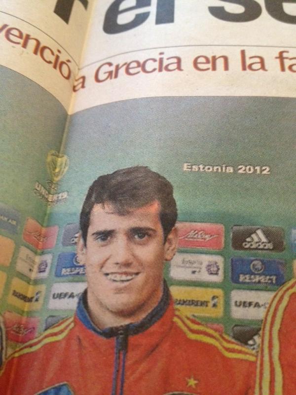 isco_alarcon's tweet photo. Quiero desearle mucha suerte a Juanmi jugador del malaga y sin duda el mas guapo de equipo jajajjaa http://t.co/s59hrZPh