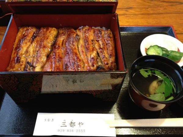 ebswmsr's tweet photo. 久々に鰻食べた http://t.co/fvIfRapU