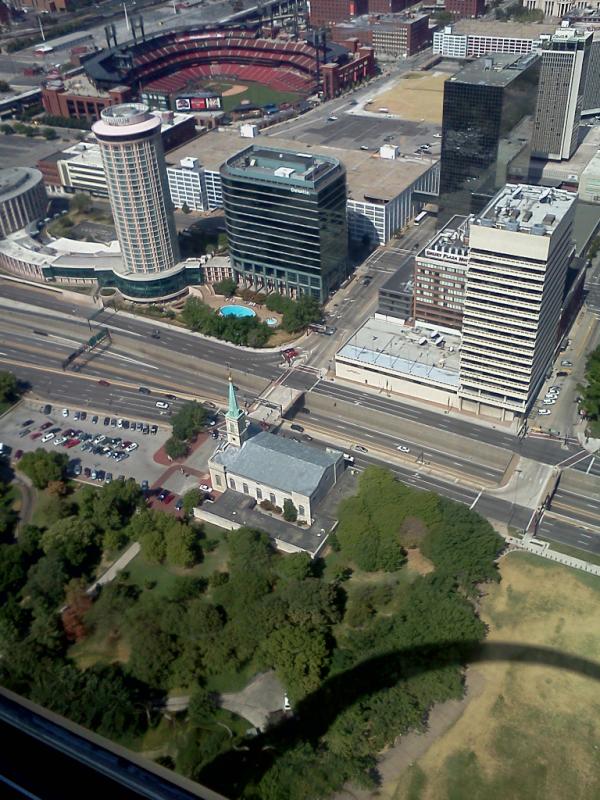 theleahidea's tweet photo. Finally made it to the top of the Saint Louis arch! http://t.co/IOzUlaMk