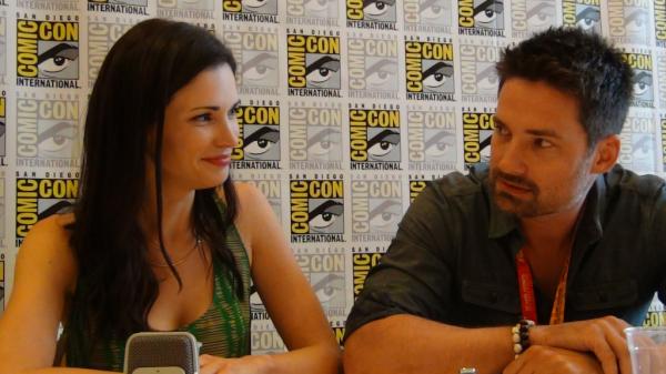 .<a href="/AlphasSyfy/">Alphas</a> Press Table w/Alpha's <a href="/L_Mennell/">Laura Mennell</a> &amp; <a href="/HWarrenChristie/">Warren Christie</a>. Is this a clue to their relationship in Season 2?