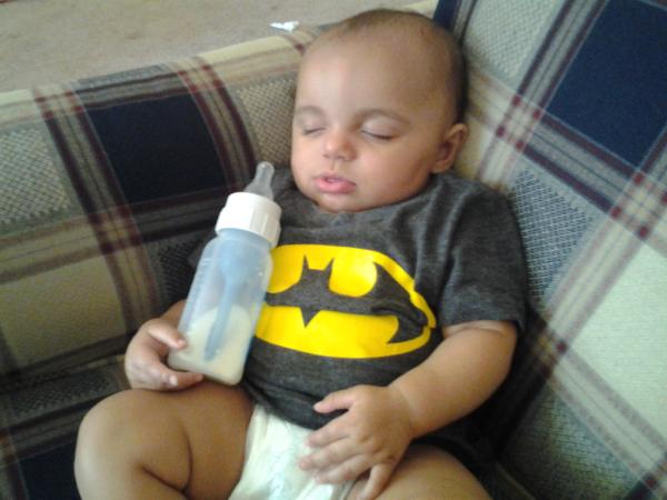 kwinston90's tweet photo. My lil princess sleepin like her pops wen he falls asleep playin ps3 lol http://t.co/bfuYeHPw