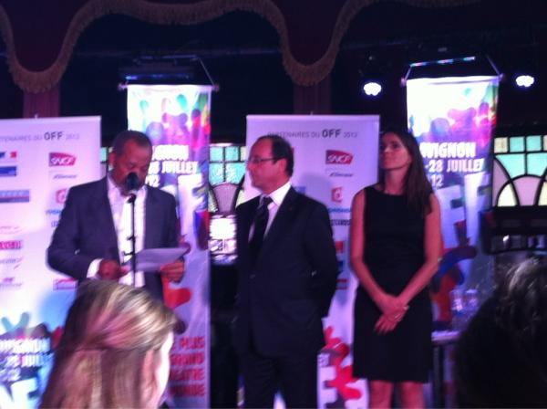 sceneweb's tweet image. Greg Germain accueille F Hollande sous le chapiteau du #Off2012