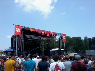 FILTERMexico's tweet photo. Unknown Mortal Orchestra en  el Red Stage #goodmusiclive #FILTERMXenPitchforkFest http://t.co/1bzV2FFG