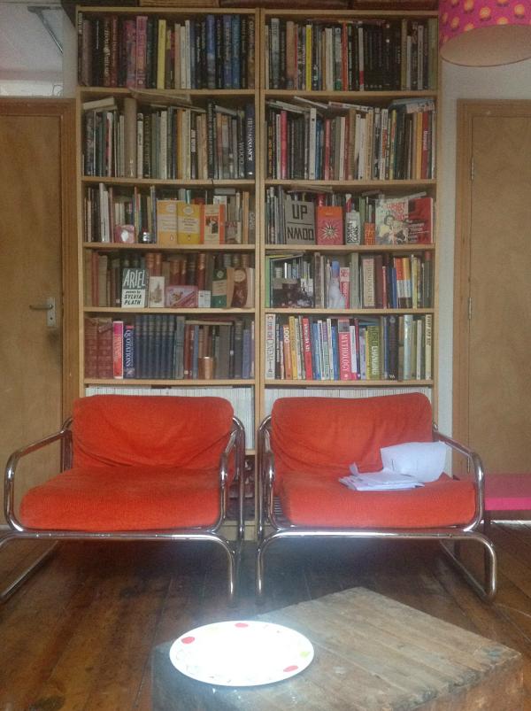 DesignMuseum's tweet photo. #fontSunday alert. Needed -your book shelves pics 2 be streamed at r #designmuseumtakeover events http://t.co/VuS71dd0 http://t.co/LZja48Jt