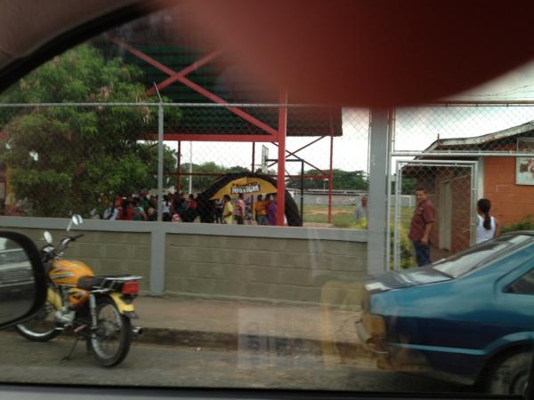 CCCportuguesa's tweet photo. Que diría Vicente León, Primero Justicia "celebrándole" Día a los Niños, @ComCarabobo http://t.co/ZubPY834