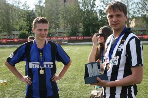 BankersCup2012's tweet photo. The cup in the winners' hands http://t.co/WGABHldA