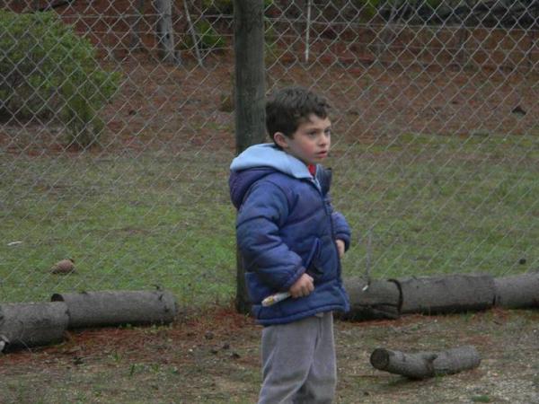 tuiteroscl's tweet photo. Fotos del niño de 4 años perdido hoy en Laguna Verde, Valparaíso a las 10:00 HRS http://t.co/D6fyWxPn http://t.co/AYE7HyFU @Karol_LuceroV