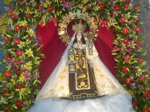 adda_luz's tweet photo. Asì luce de hermosa nuestra Señora del Carmen, en sus mañanitas. http://t.co/abqpVnOH