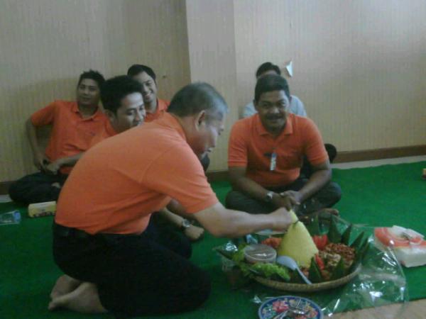 vanijatnika's tweet photo. HUT PkSS  ke 13 http://t.co/i4p5V3MB