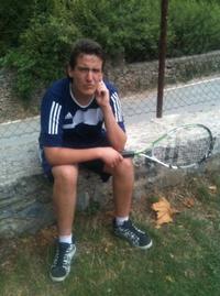 Carlachosman_96's tweet photo. A un sigo esperando que me digan @suker 93 y @guti_agon y @dieguit69 si quieren ir a jugar a frontenis http://t.co/UWk4V6Ce
