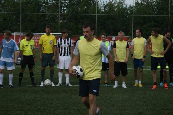 BankersCup2012's tweet photo. A minute before the finals kick-off: JPM http://t.co/bbGeWFBH